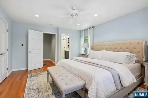 204 Deerfield Lane Franklin Lakes NJ 07417
