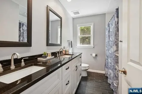 204 Deerfield Lane Franklin Lakes NJ 07417