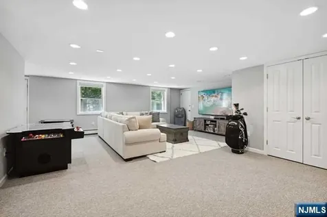 204 Deerfield Lane Franklin Lakes NJ 07417