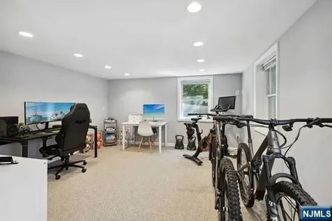 204 Deerfield Lane Franklin Lakes NJ 07417