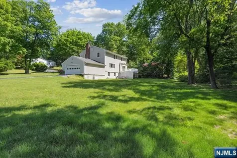 204 Deerfield Lane Franklin Lakes NJ 07417