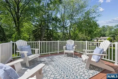 204 Deerfield Lane Franklin Lakes NJ 07417