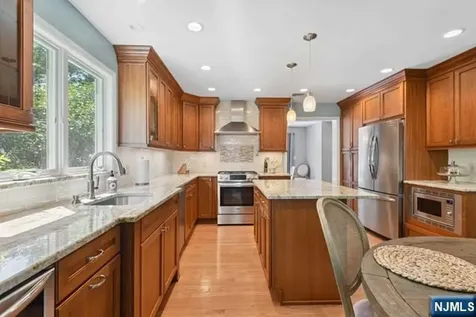 204 Deerfield Lane Franklin Lakes NJ 07417