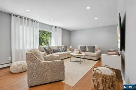 204 Deerfield Lane Franklin Lakes NJ 07417