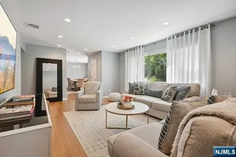 204 Deerfield Lane Franklin Lakes NJ 07417
