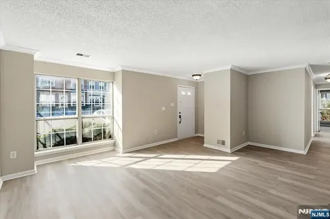 28 Boston Court Newark NJ 07103
