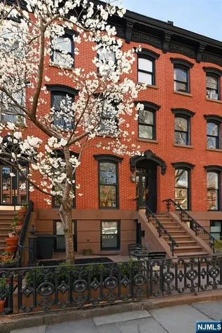 633 Jersey Avenue Jersey City NJ 07302