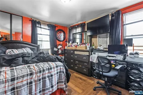 42 Mead Street Newark NJ 07106