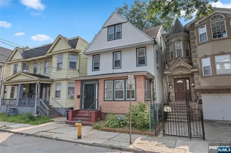 42 Mead Street Newark NJ 07106