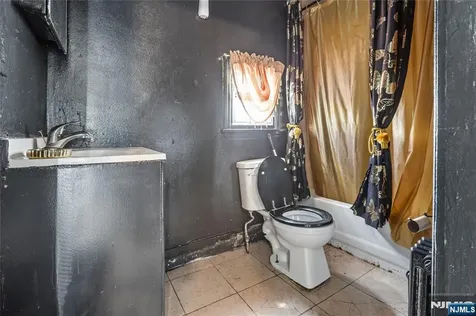42 Mead Street Newark NJ 07106