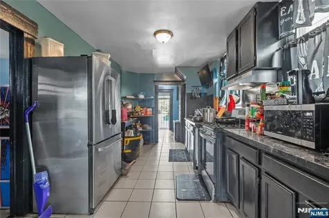 42 Mead Street Newark NJ 07106