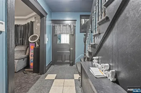 42 Mead Street Newark NJ 07106