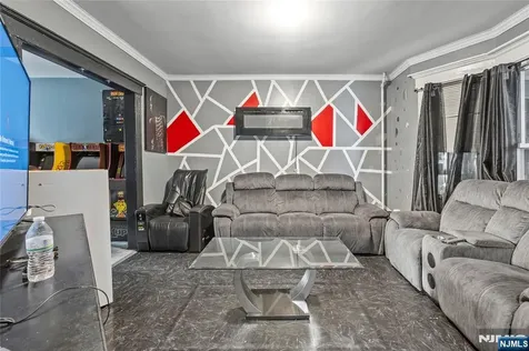 42 Mead Street Newark NJ 07106