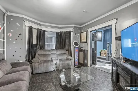 42 Mead Street Newark NJ 07106