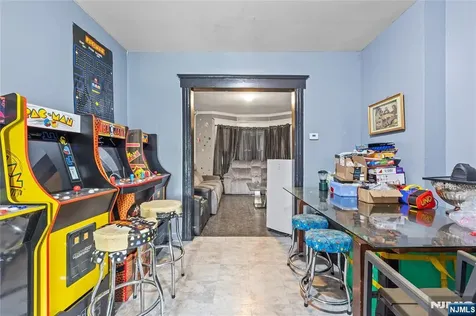 42 Mead Street Newark NJ 07106
