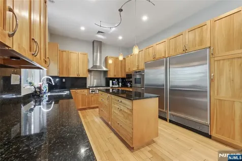 192 Stonehurst Drive Tenafly NJ 07670