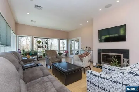 192 Stonehurst Drive Tenafly NJ 07670