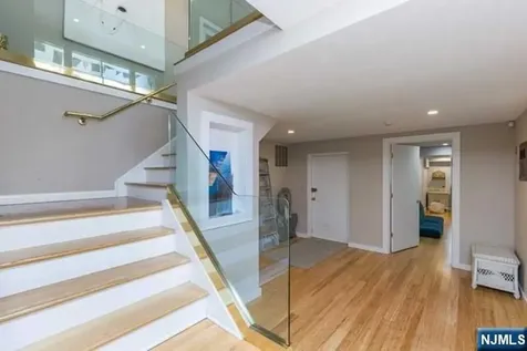192 Stonehurst Drive Tenafly NJ 07670