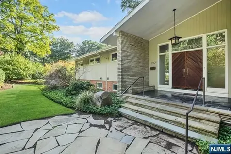 192 Stonehurst Drive Tenafly NJ 07670