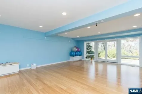 192 Stonehurst Drive Tenafly NJ 07670