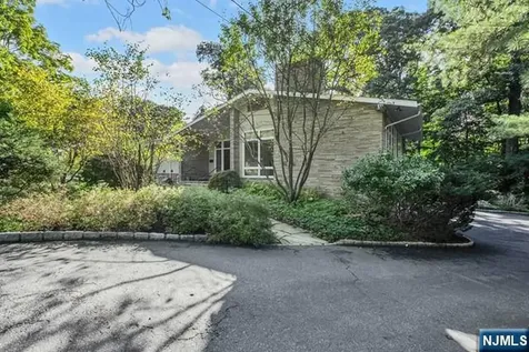 192 Stonehurst Drive Tenafly NJ 07670