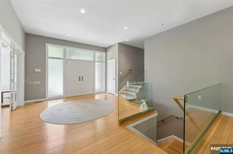 192 Stonehurst Drive Tenafly NJ 07670