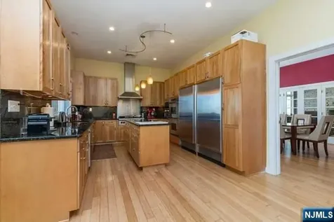 192 Stonehurst Drive Tenafly NJ 07670