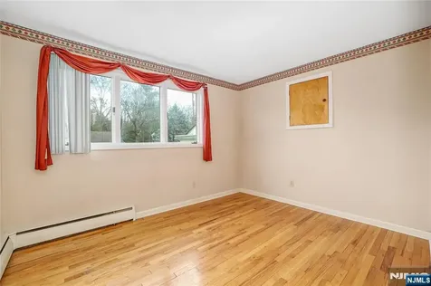 31 Collins Avenue Closter NJ 07624