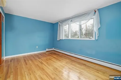 31 Collins Avenue Closter NJ 07624