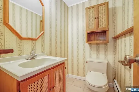 31 Collins Avenue Closter NJ 07624