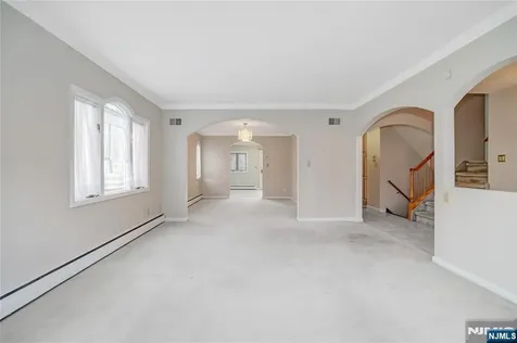 31 Collins Avenue Closter NJ 07624