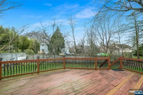 31 Collins Avenue Closter NJ 07624