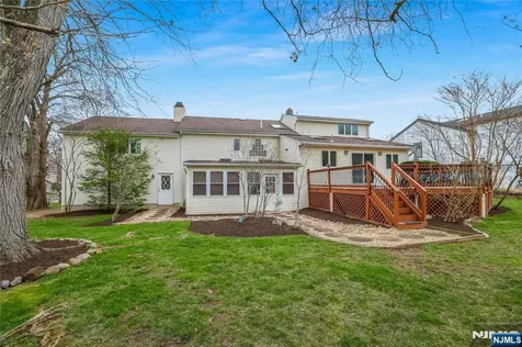 31 Collins Avenue Closter NJ 07624