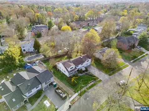 31 Collins Avenue Closter NJ 07624