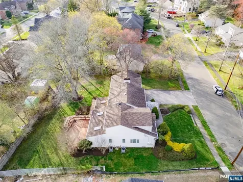 31 Collins Avenue Closter NJ 07624