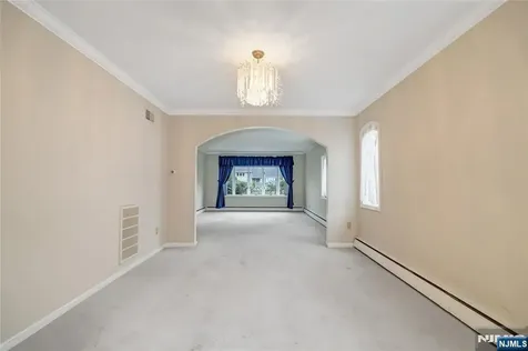 31 Collins Avenue Closter NJ 07624