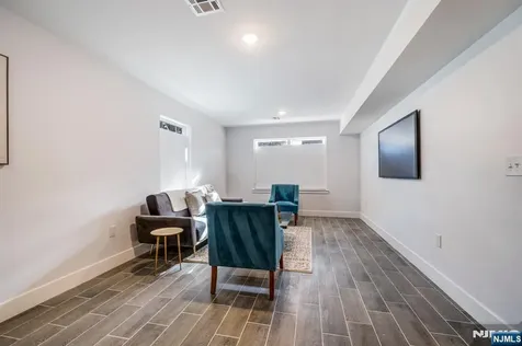 543 13th Avenue Newark NJ 07103