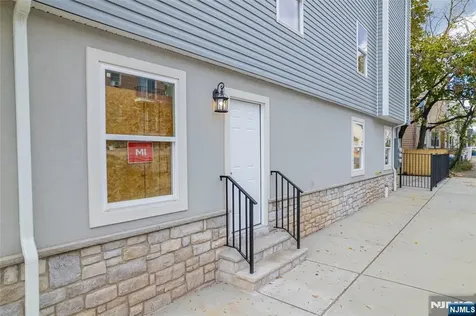 543 13th Avenue Newark NJ 07103