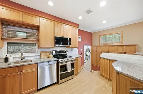 219 Snake Den Road Wanaque NJ 07465
