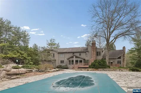 9 Toboggan Ridge Road Saddle River NJ 07458