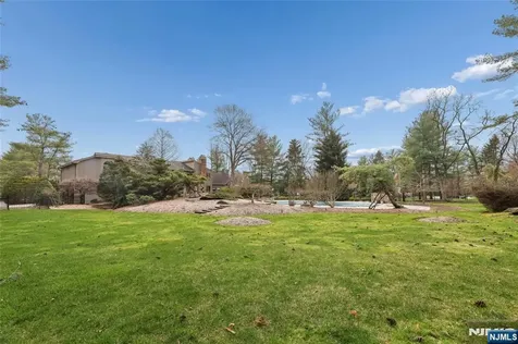 9 Toboggan Ridge Road Saddle River NJ 07458