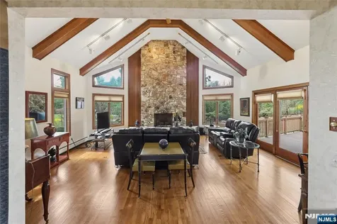 9 Toboggan Ridge Road Saddle River NJ 07458