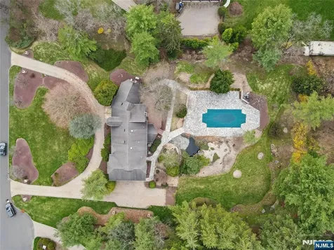 9 Toboggan Ridge Road Saddle River NJ 07458