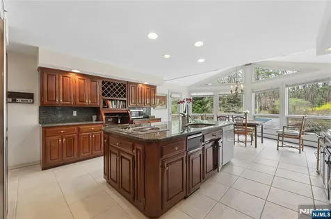 9 Toboggan Ridge Road Saddle River NJ 07458