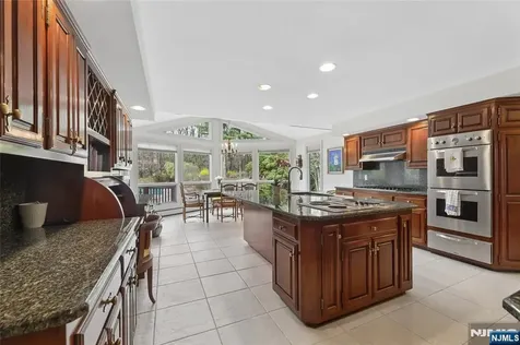 9 Toboggan Ridge Road Saddle River NJ 07458