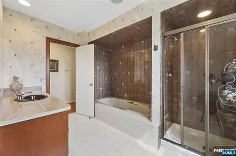 9 Toboggan Ridge Road Saddle River NJ 07458
