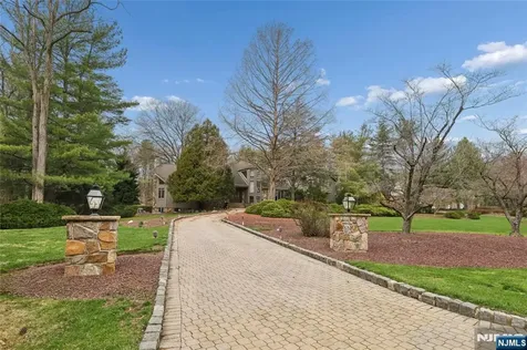 9 Toboggan Ridge Road Saddle River NJ 07458