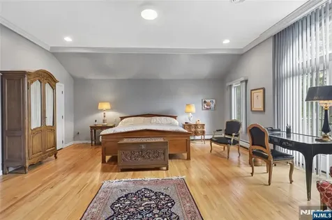 9 Toboggan Ridge Road Saddle River NJ 07458