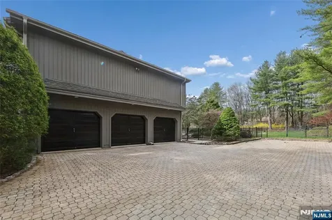 9 Toboggan Ridge Road Saddle River NJ 07458