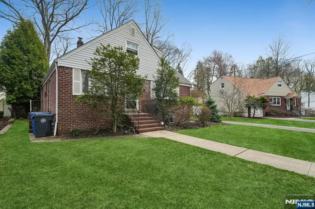 103 Glenbrook Parkway Englewood NJ 07631